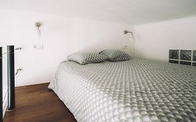 Cannes Centre Ville- Bel Appartement Studio + Mezzanine
